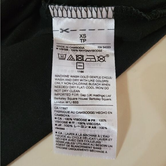 Gap Women's Black Crossover Surplice V-neckline Long Sleeve Top - Picture 9 of 10